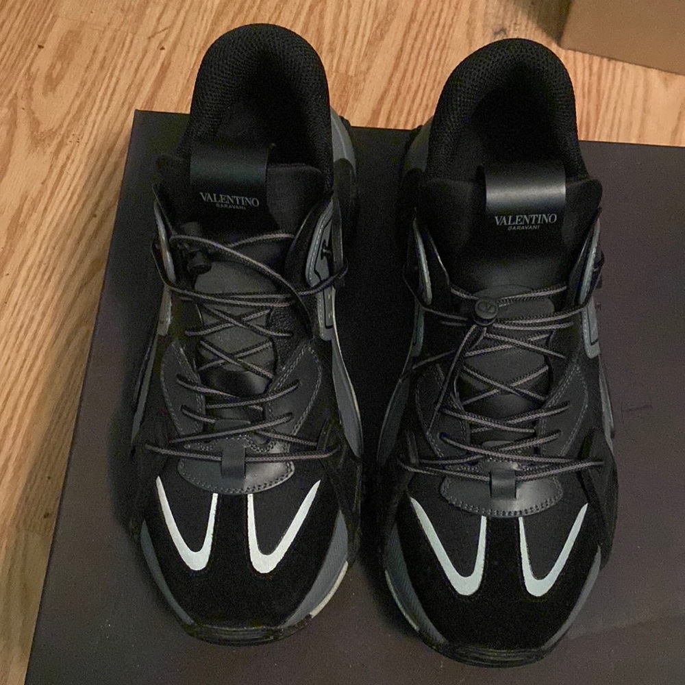 Valentino sneakers size 41(8)